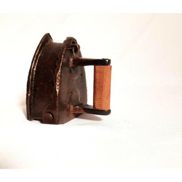 Decorative Traditional Vintage Mid Century Style Sad Iron - Picture 9 of 11